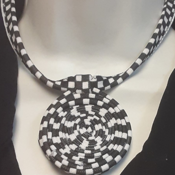 Houndstooth Accessories - Picture 13 of 16